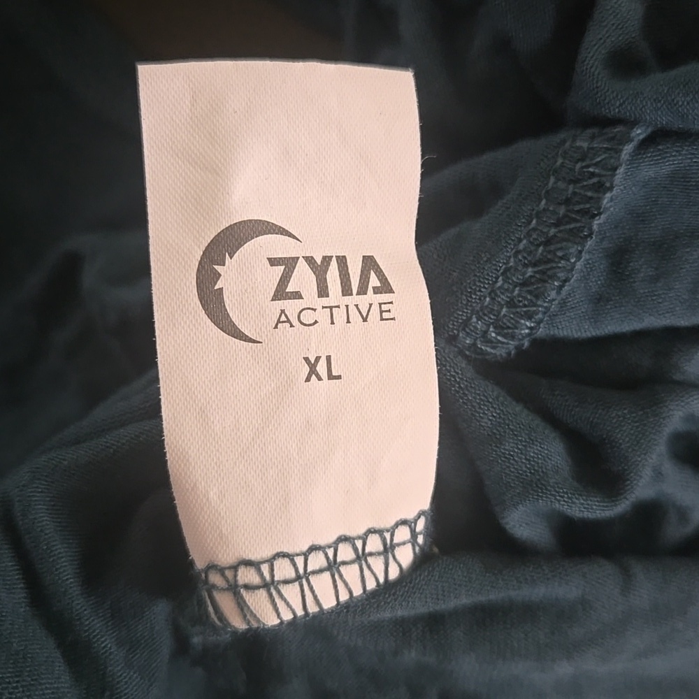 Zyia Women's Sleeveless Swirl Tank - Picture 3 of 3